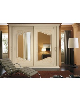 Шкафы классические