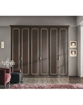 Шкафы классические