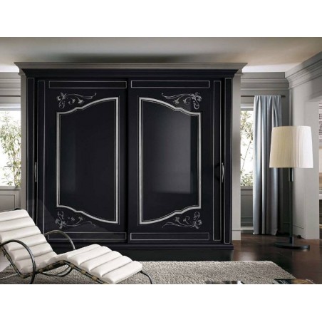 Шкафы классические